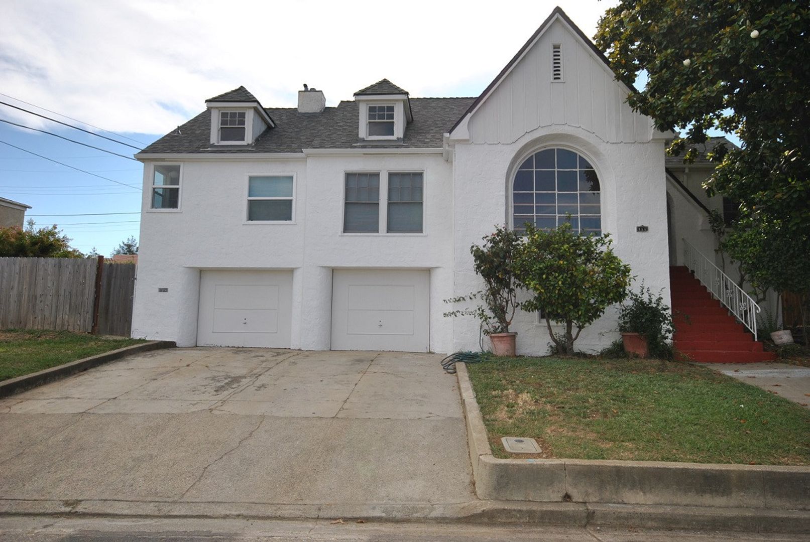 Vallejo House: 151 Mountain View Avenue