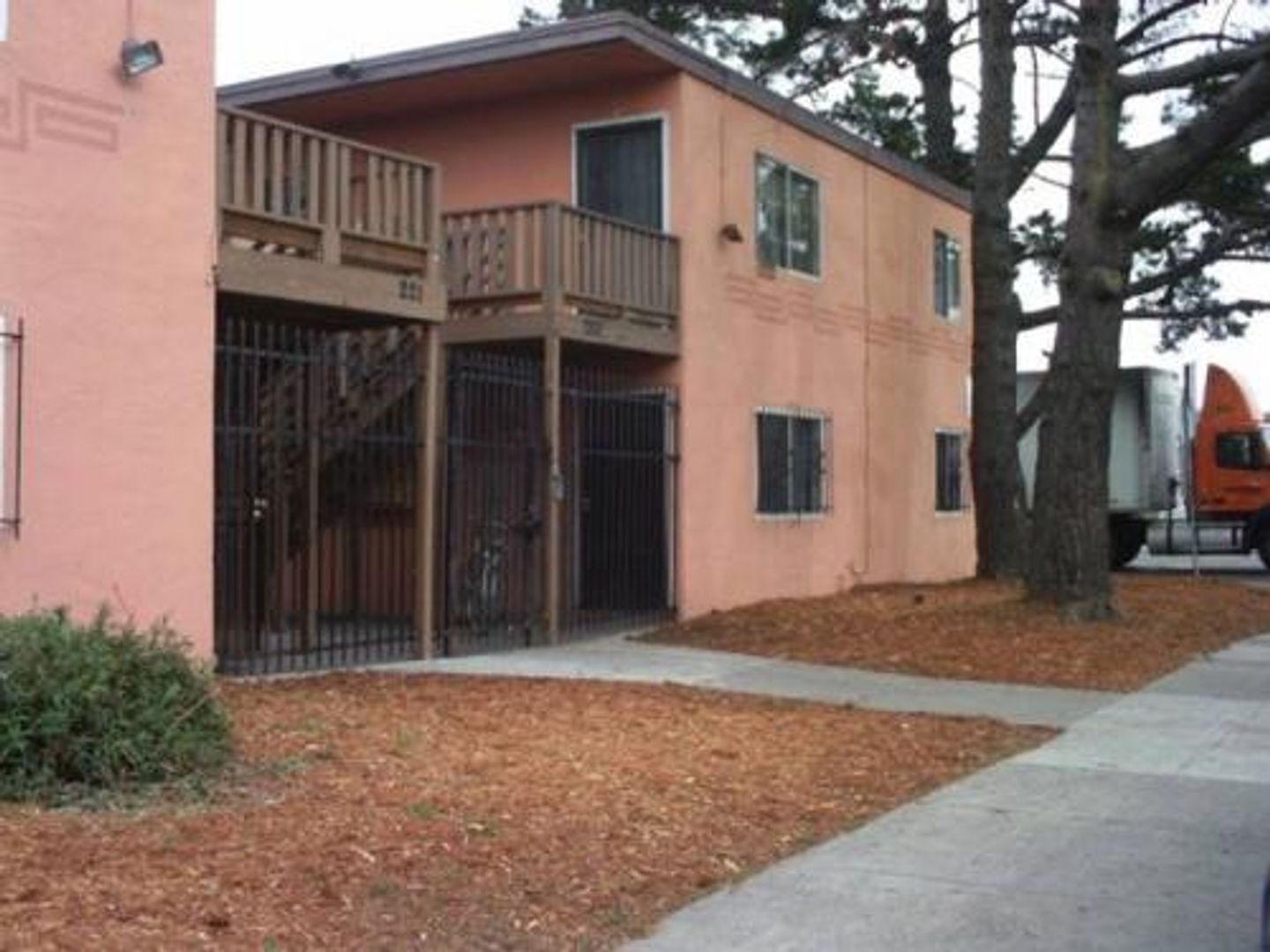 Richmond Apartment: 221 / 233 Grove Avenue