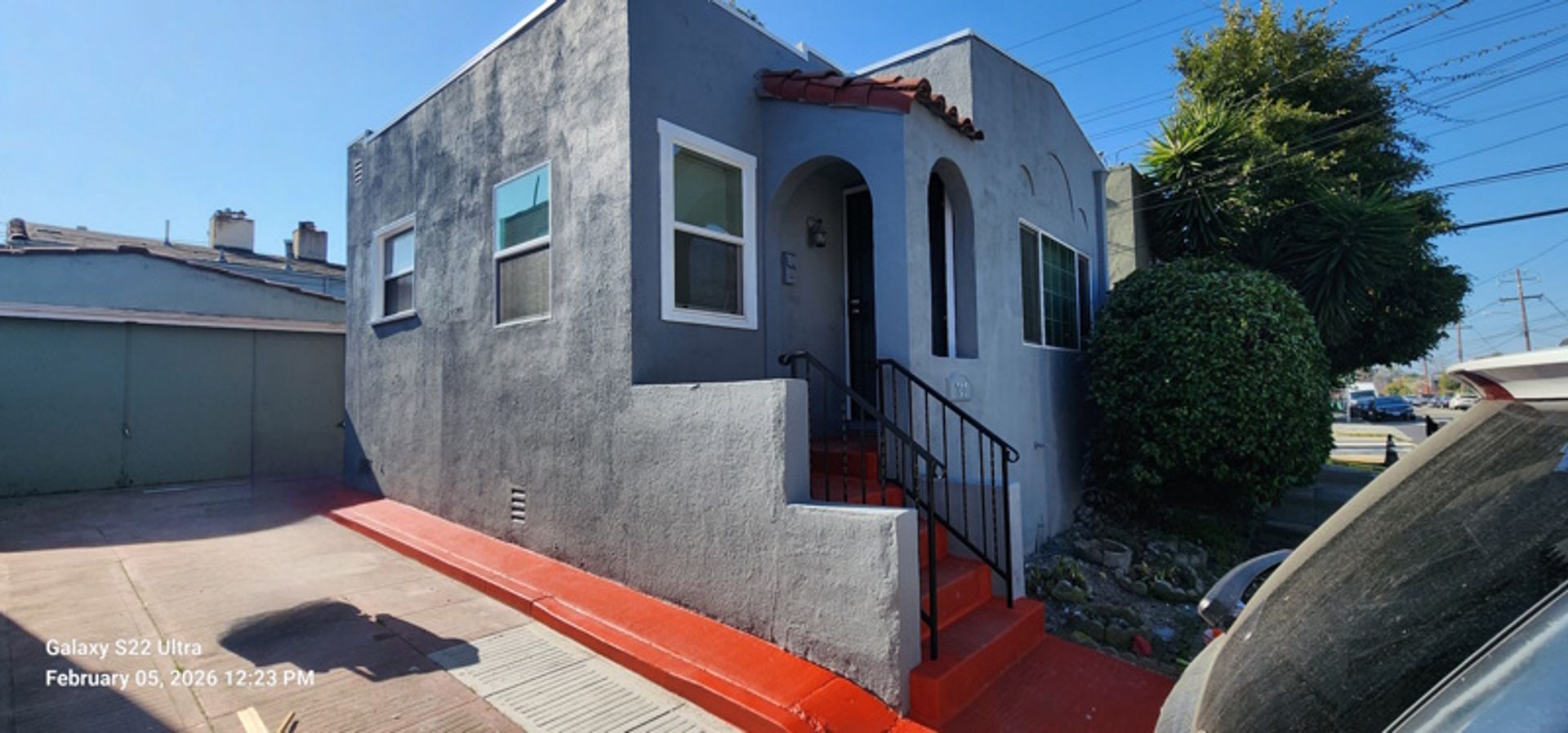 Oakland House: 737 46th Street