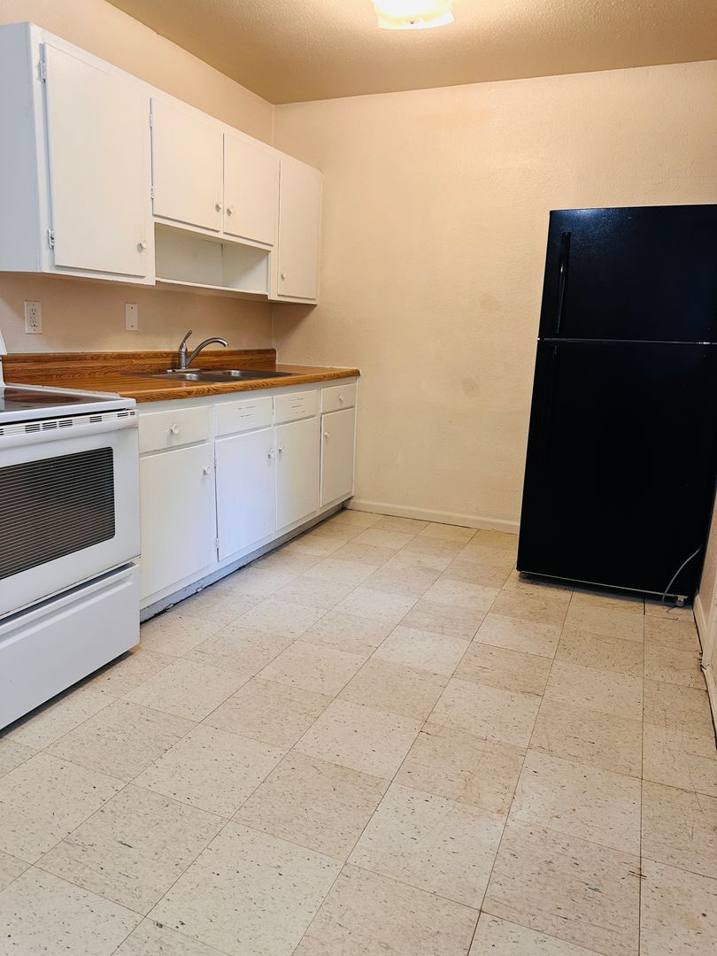 Topeka Apartment: 3447 SW Brendan Ave.