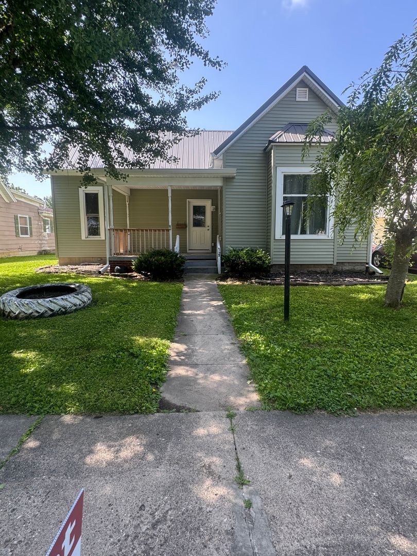Bluffton House: 122 W Wiley