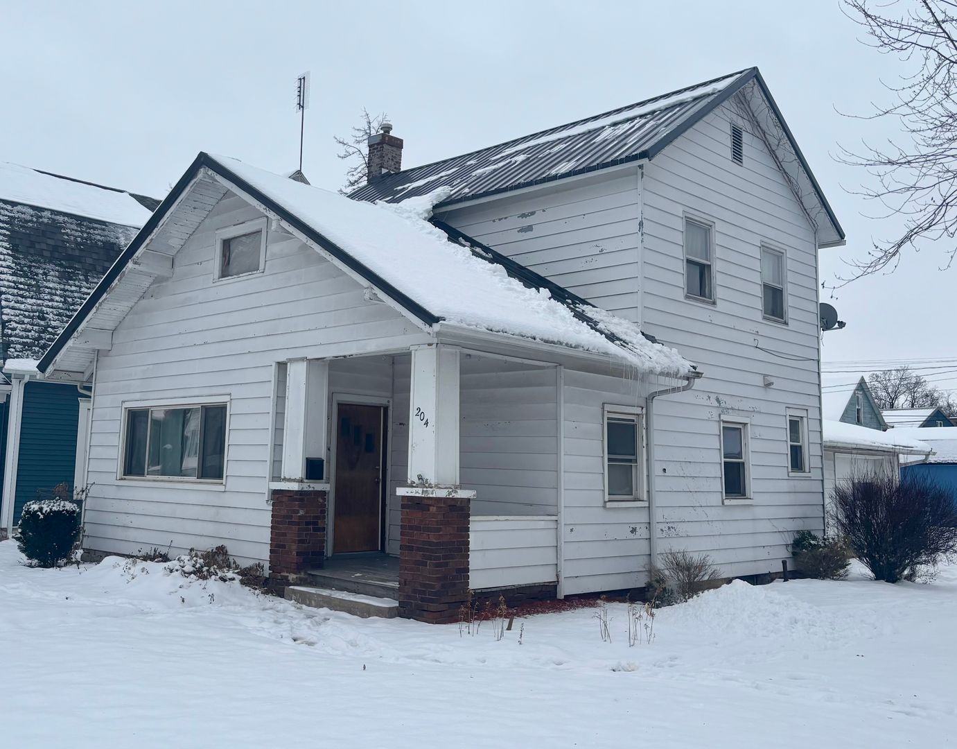 Bluffton House: 204 E Central