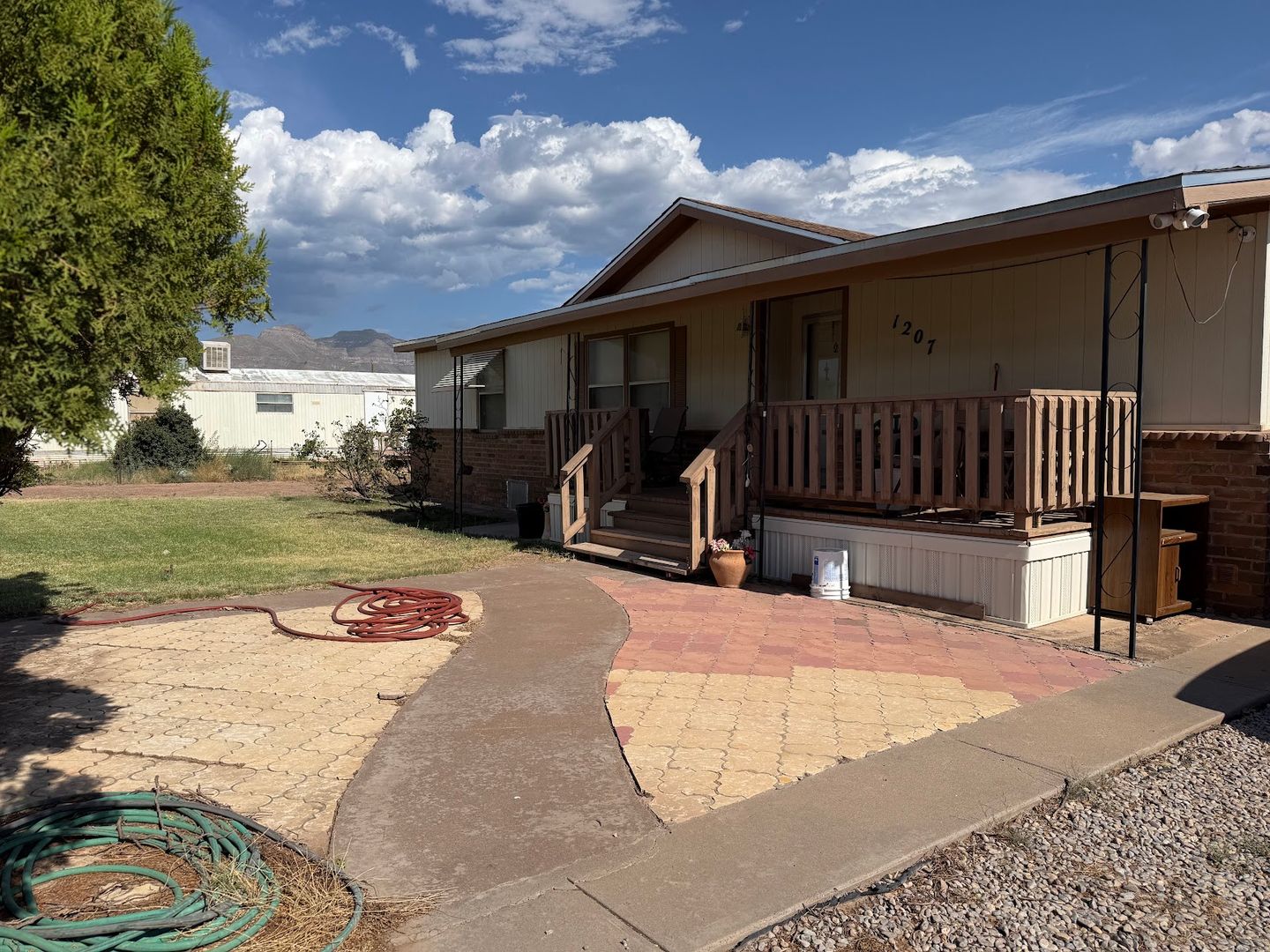 Alamogordo House: 1207 Wright Ave