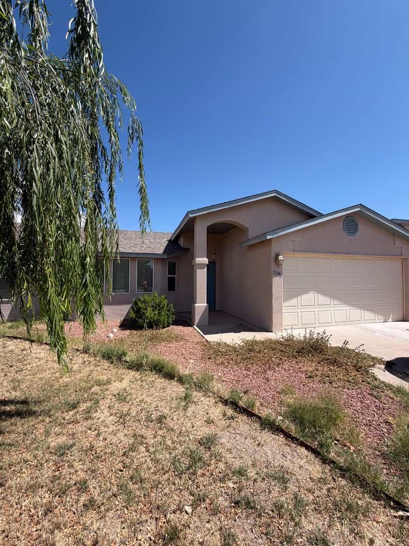 Alamogordo House: 2353 Sierrra Vista Ct.