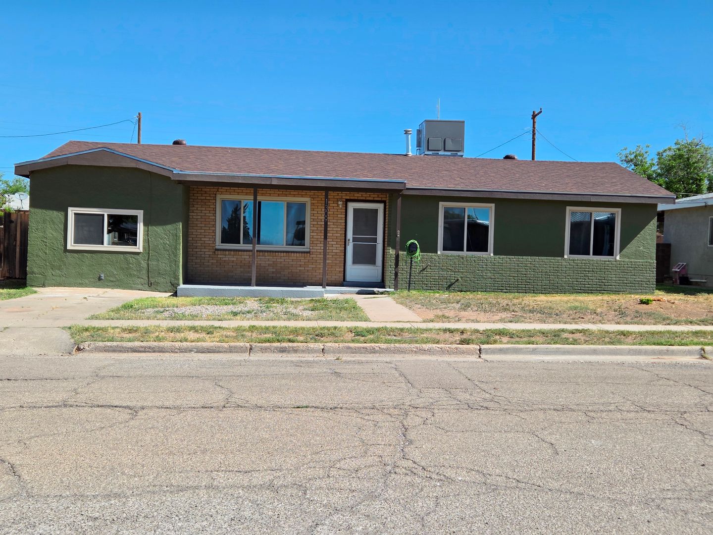 Alamogordo House: 1309 Jackson Ave