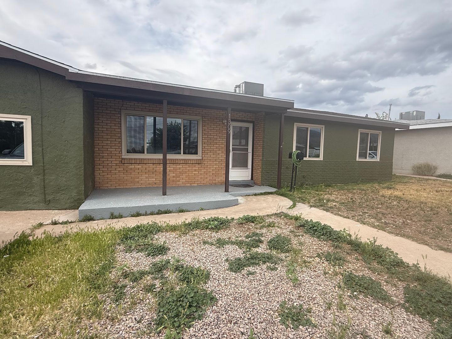 Alamogordo House: 1309 Jackson Ave