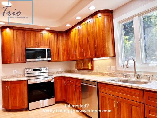 Gorgeous 6+ bed 3 bath across from Golf Course – photo 1