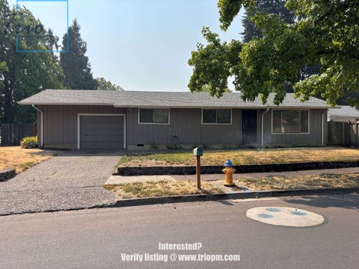 Spacious 3-Bedroom Duplex with Fireplace, Fenced Yard and Attached Garage – photo 1