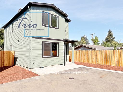 3 BD 3 BA Home in West Eugene! – photo 1