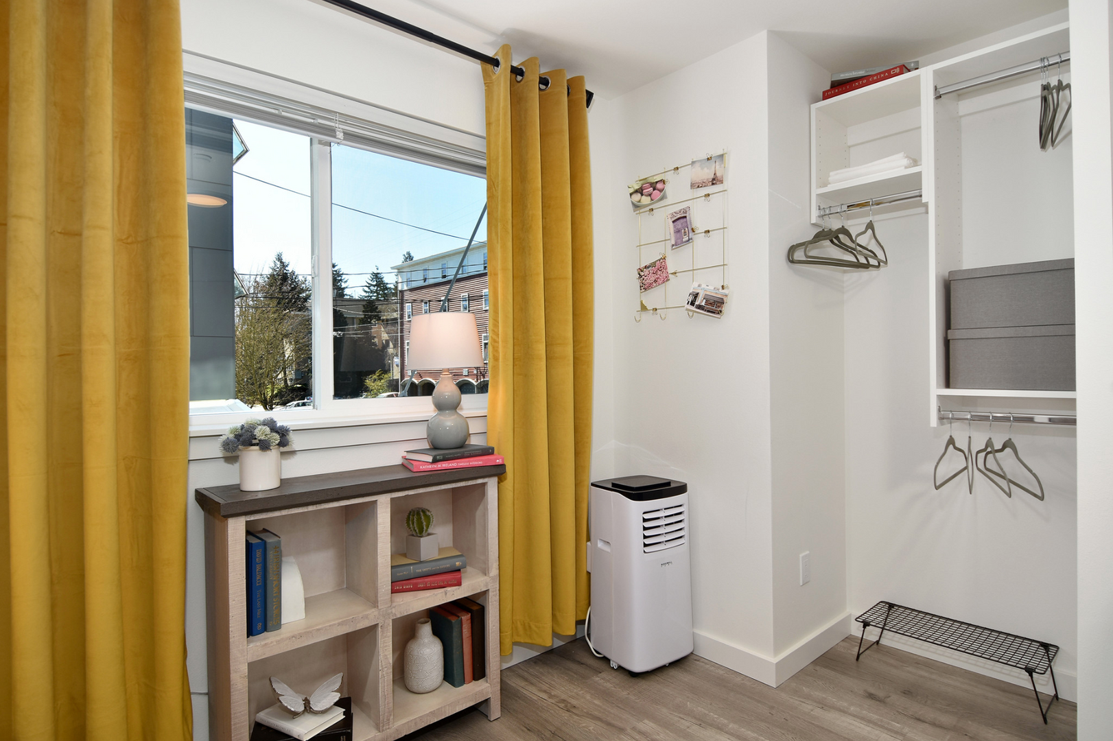 Seattle Apartment: 4536 20th Ave NE