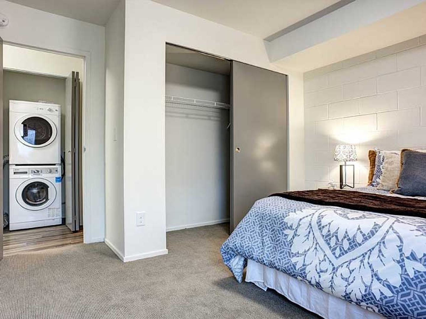 Seattle Apartment: 155 17th Avenue