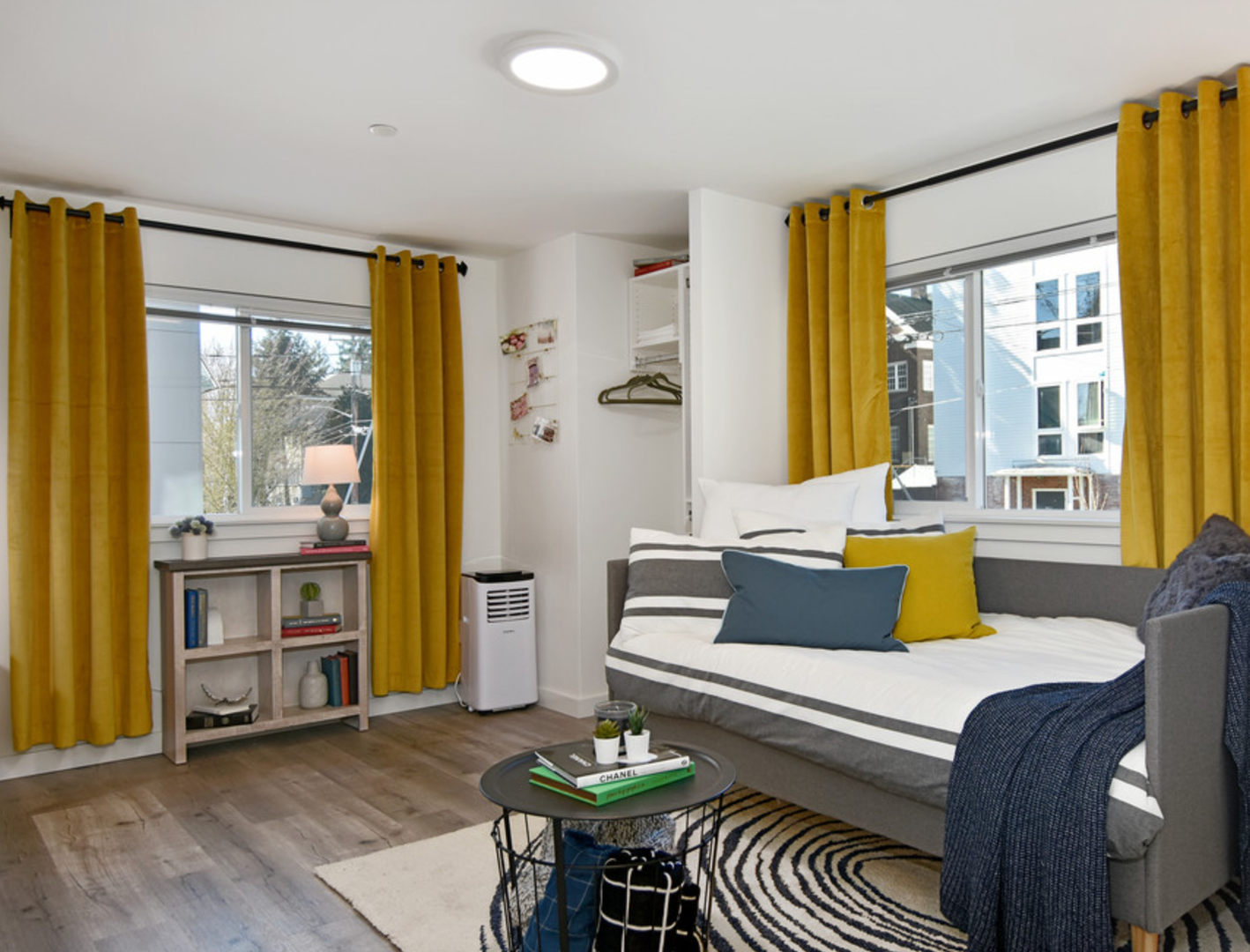 Seattle Apartment: 4536 20th Ave NE