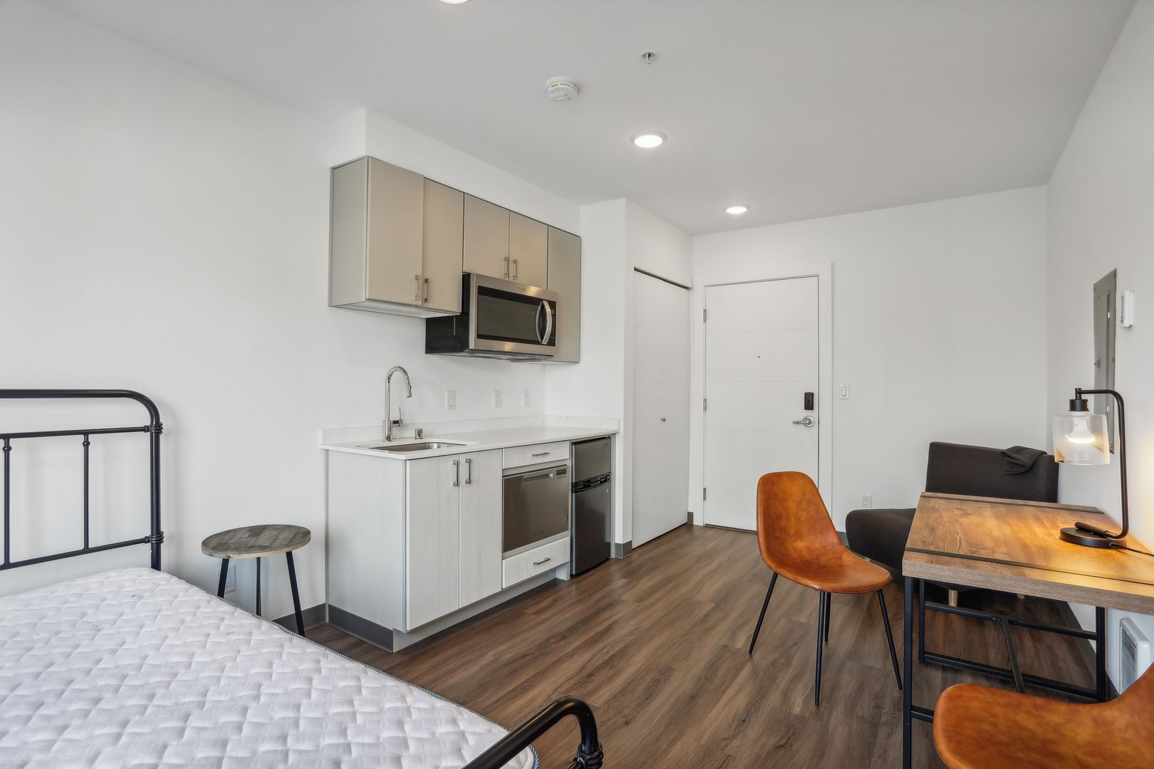 Seattle Apartment: 4710 20th Ave NE