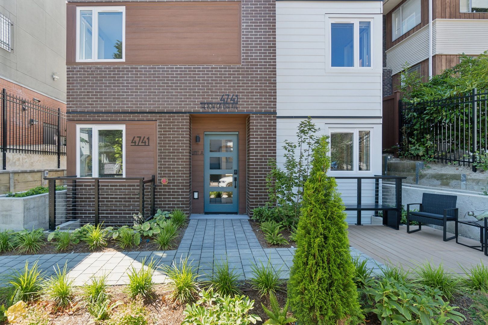 Seattle Apartment: 4741 18th Ave NE