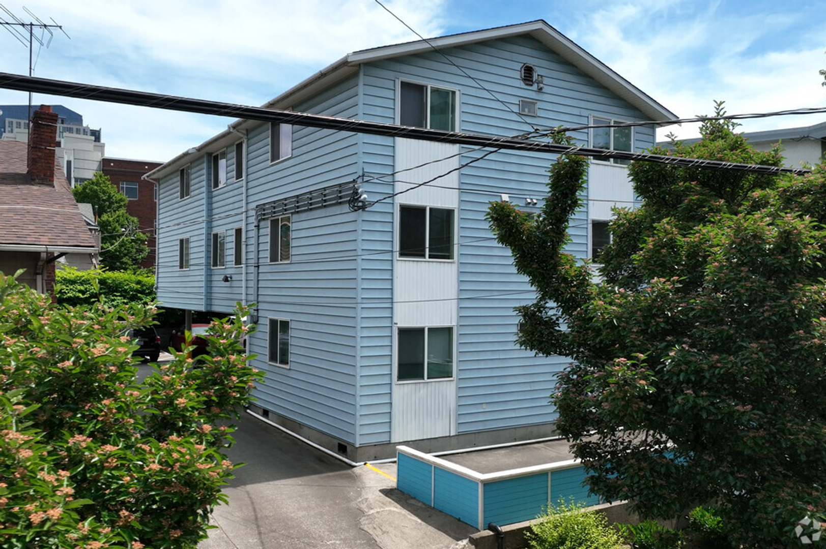 Seattle Apartment: 4244 8th Ave NE