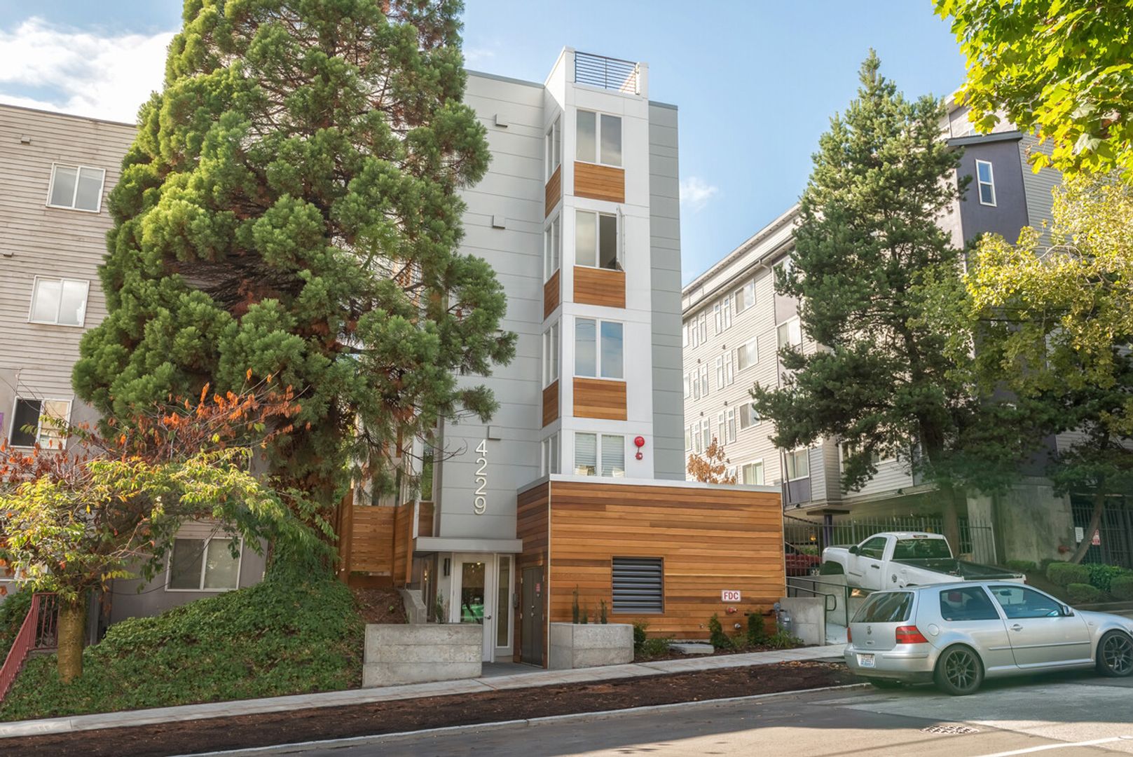 Seattle Apartment: 4229 7th Ave NE