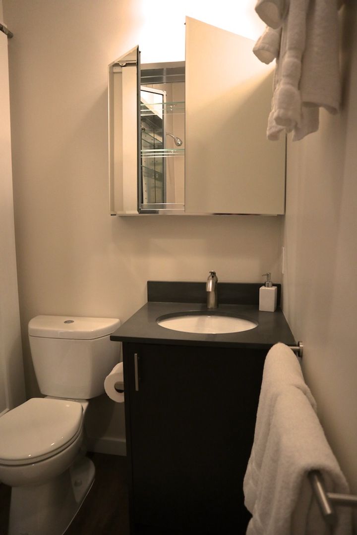 Seattle Apartment: 3635 Phinney Ave N