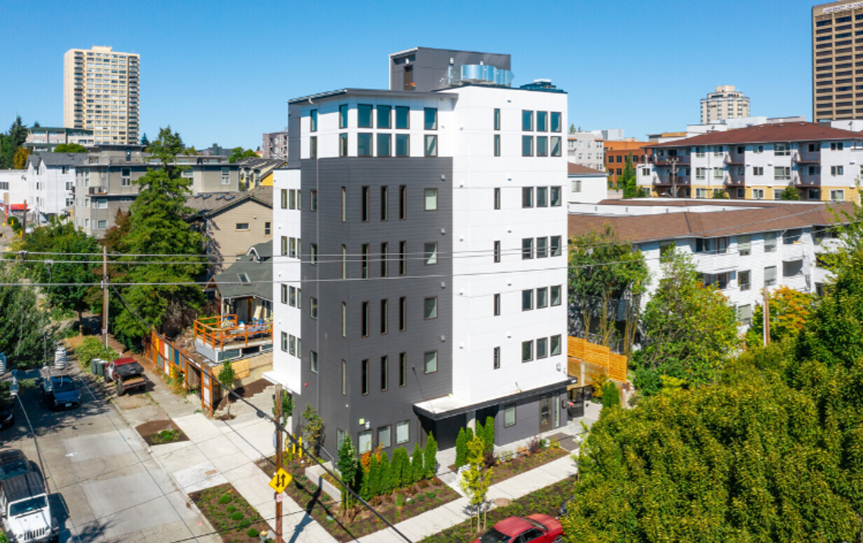 Seattle Apartment: 802 Northeast 43rd Street