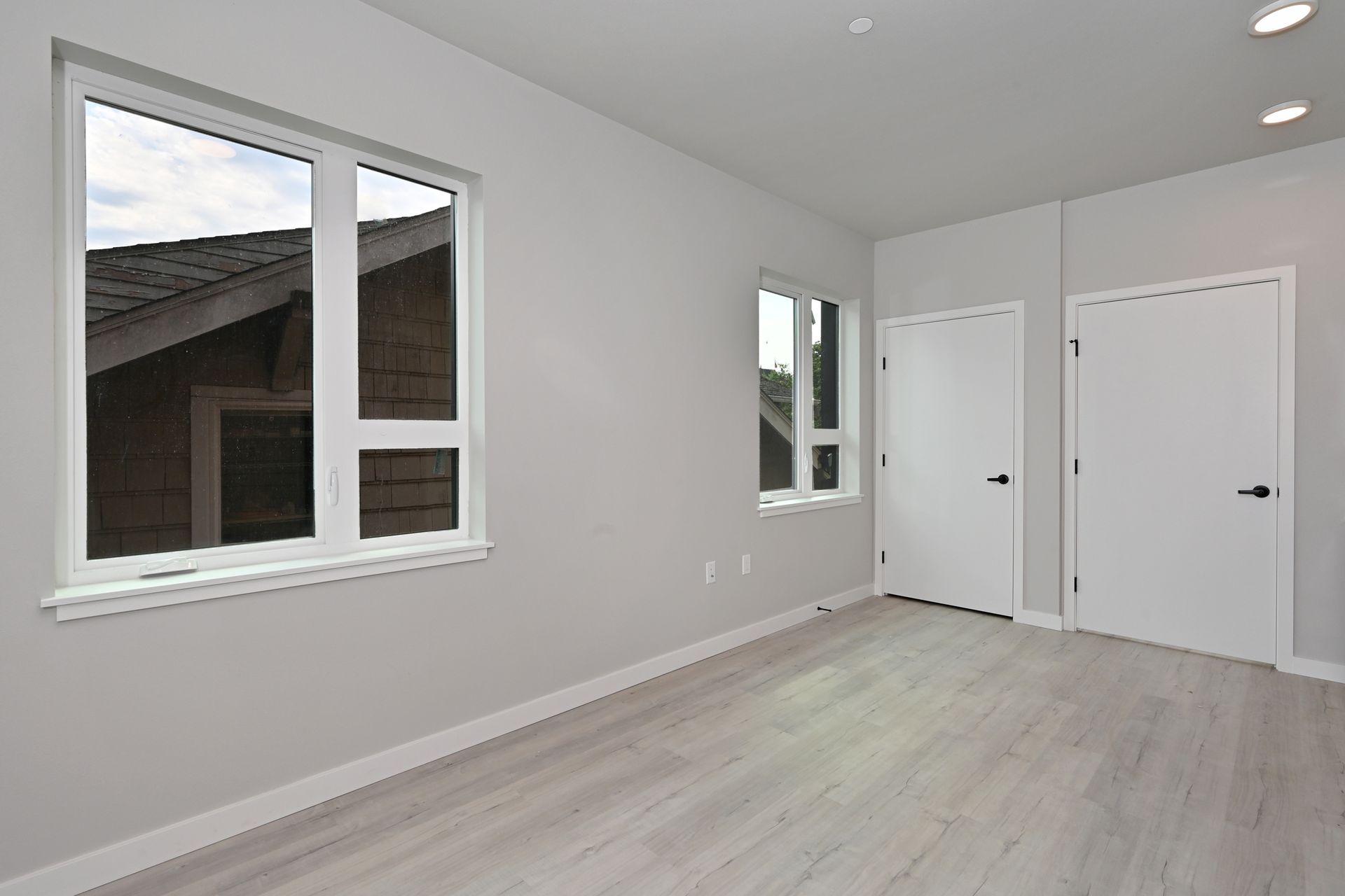 Clara 4730 19th Ave NE 9 of 12