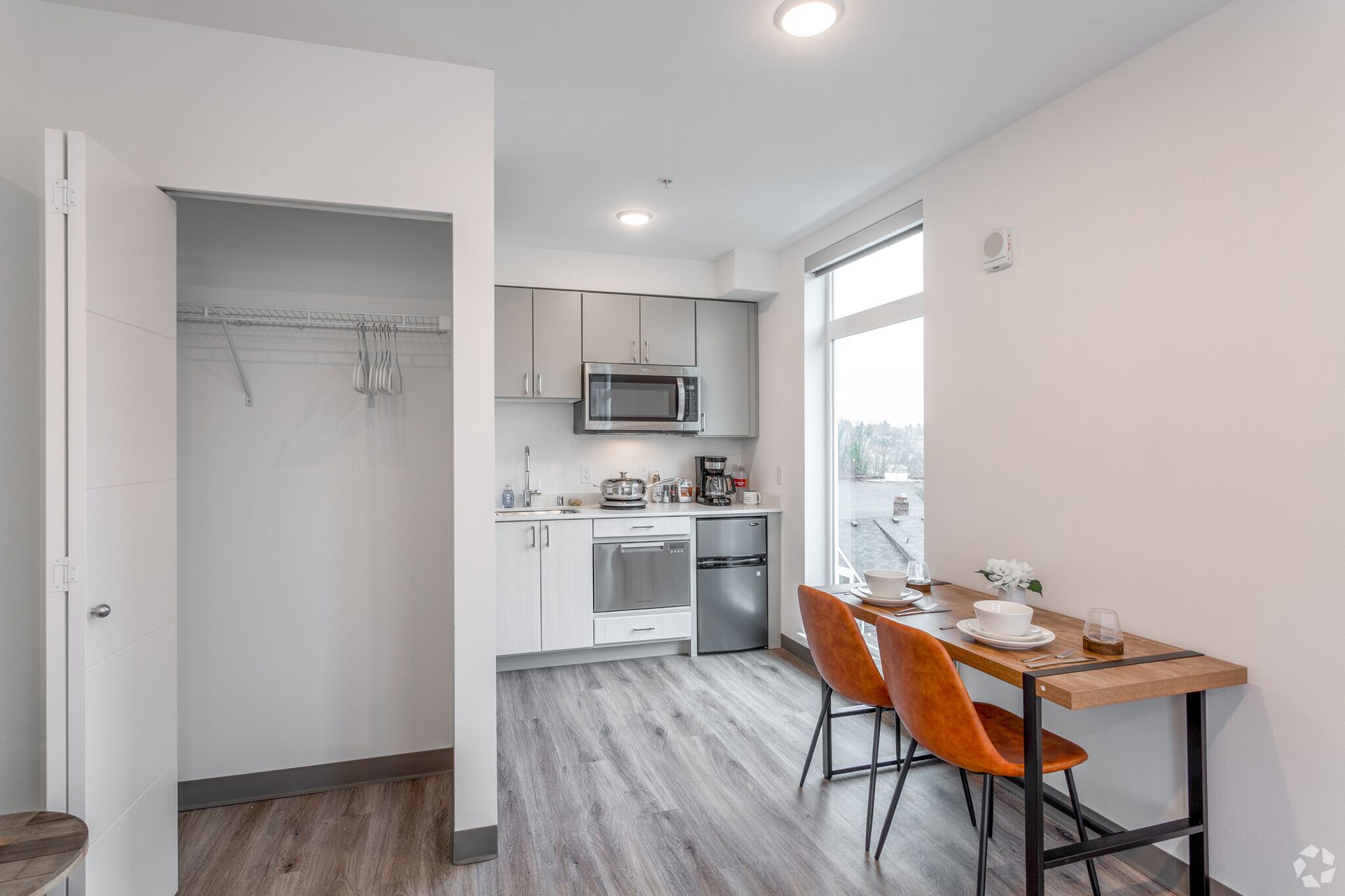 PM - Fifty-Two Apartments 10 of 12