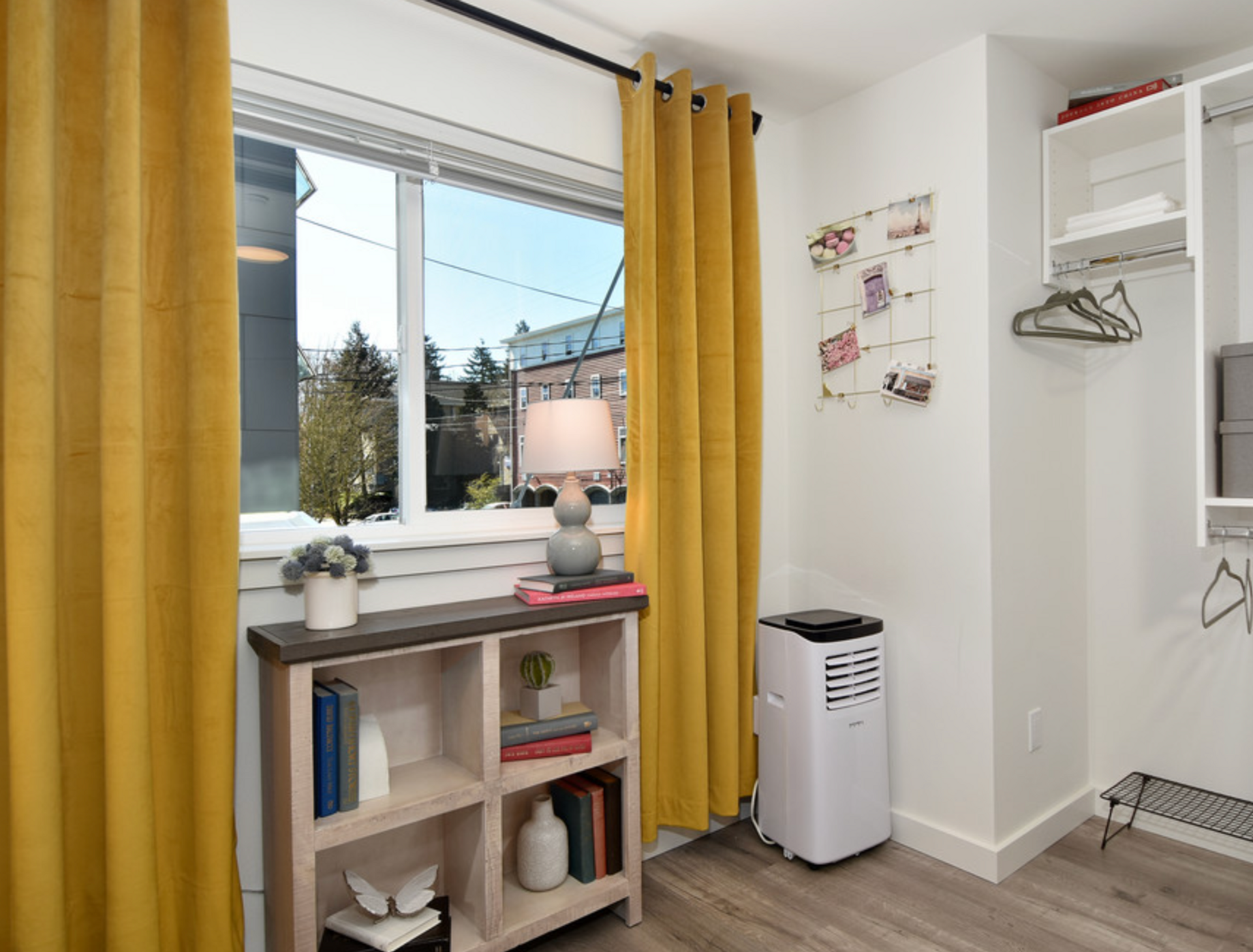 U20 Apartments 4536 20th Ave NE 4 of 12
