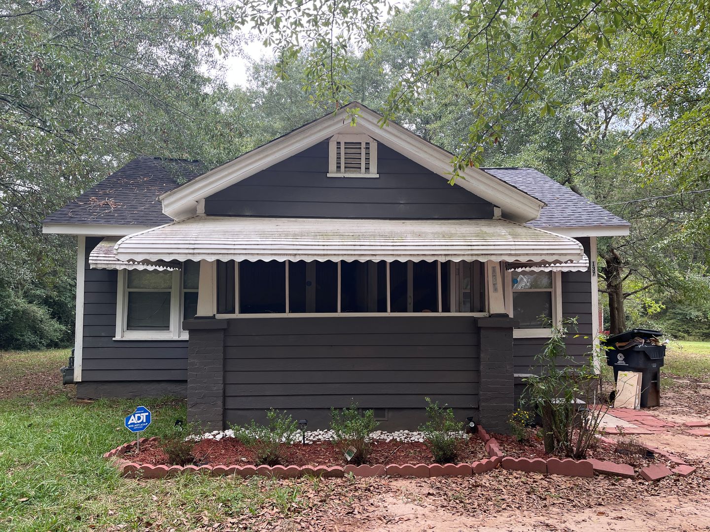 Stockbridge House: 137 Tye St