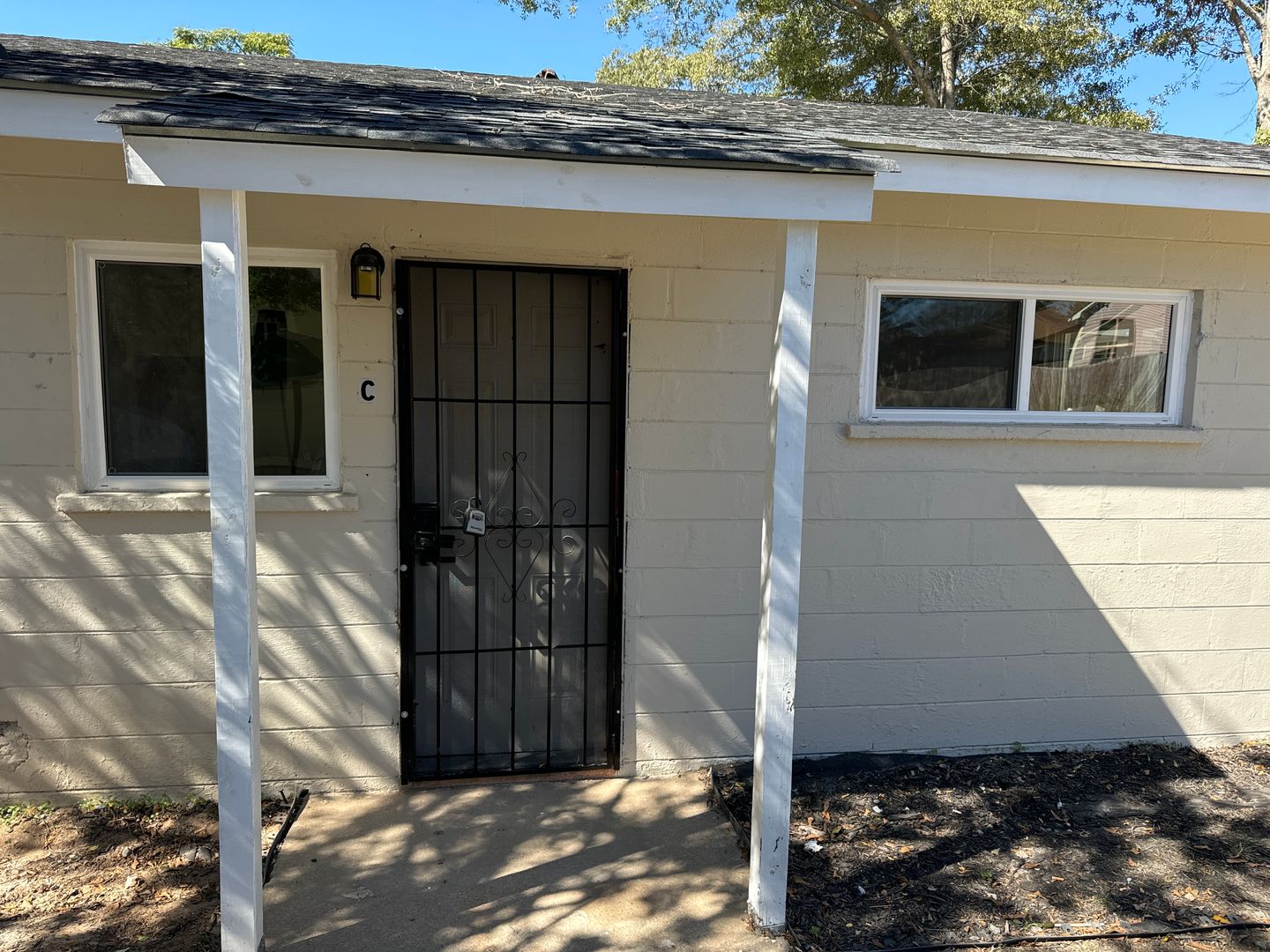Griffin Apartment: 117 Blanton Ave