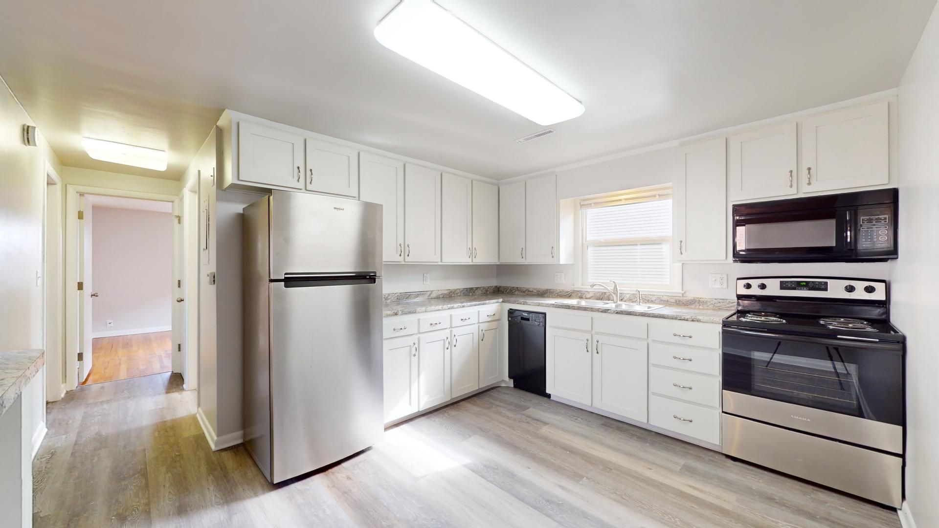 Ames Apartment: 136 Campus Avenue