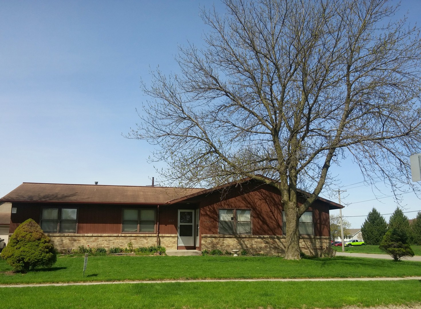 Ames House: 2317 Prairie View East