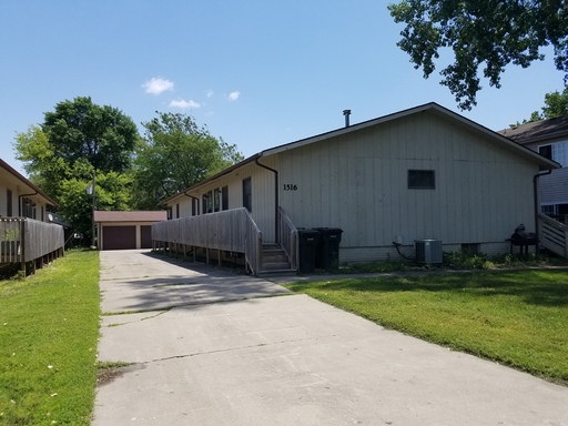 Spacious 2 Bedroom w/Garage – photo 1