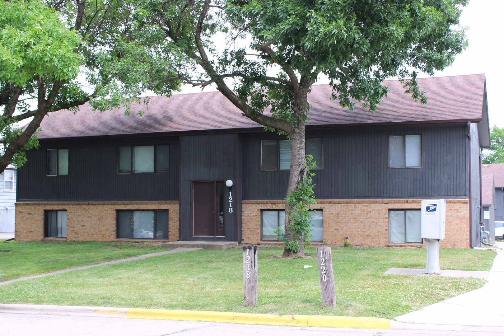 Ames Apartment: 1218 Delaware Avenue