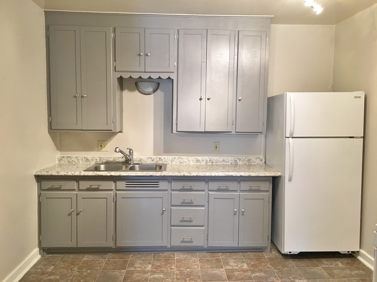 Boone Apartment: 222 State Street