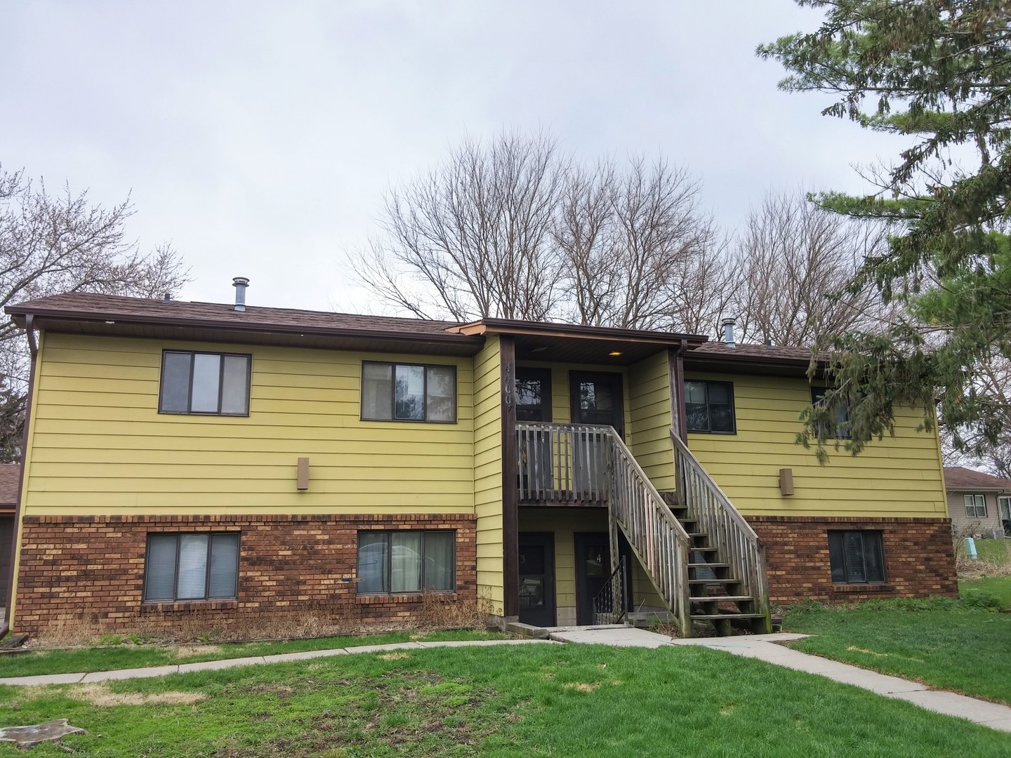 Ames Apartment: 4400 Castlewood Place