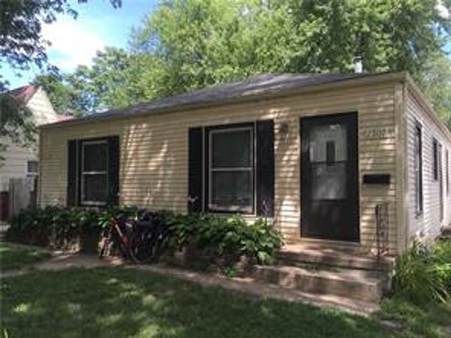 Des Moines House: 2307 37th Street