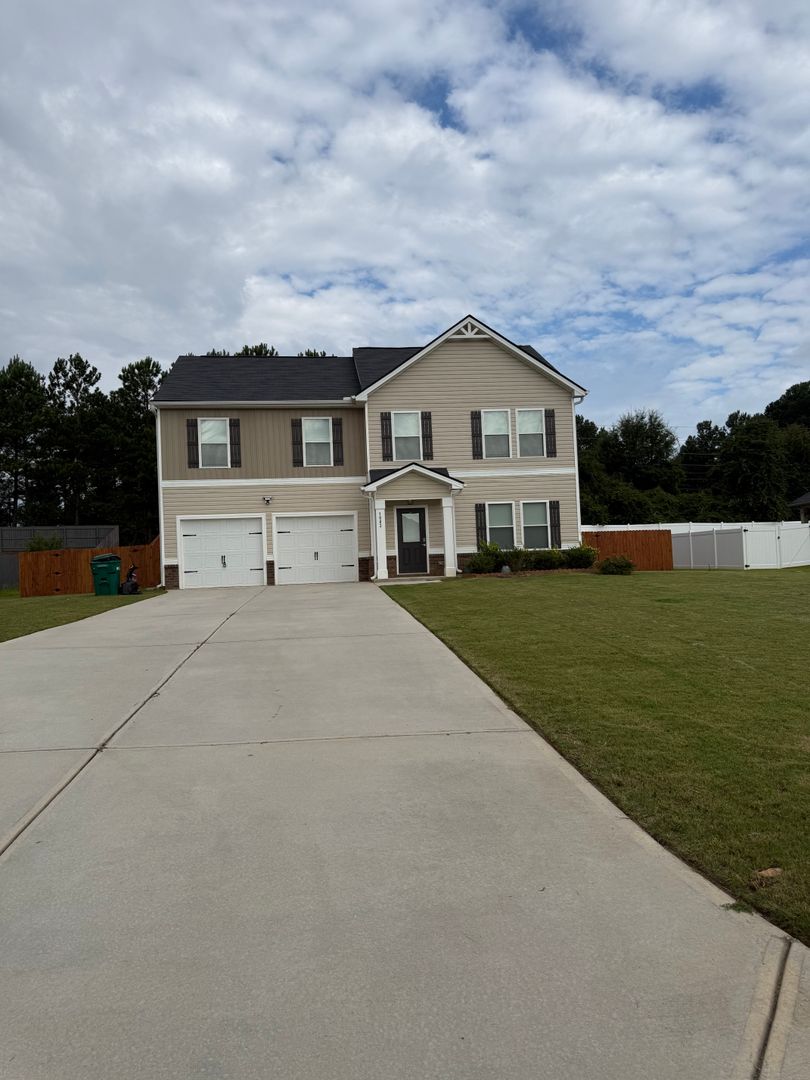 Jackson House: 1002 Clyde’s Way