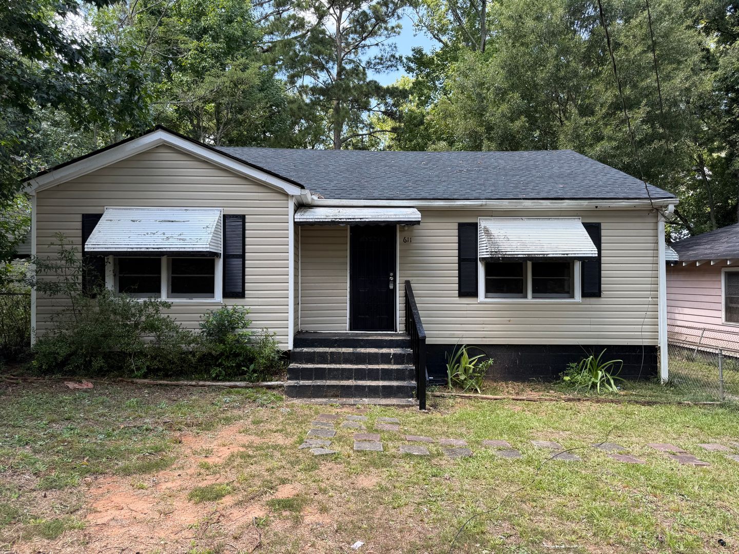 Griffin House: 611 Lane St