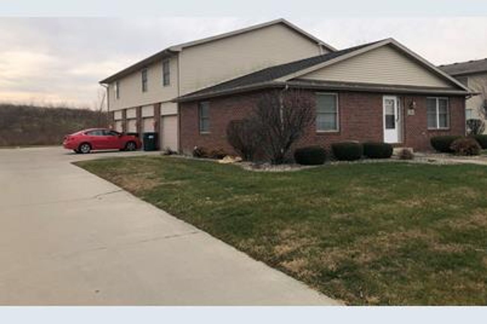 Bourbonnais Apartment: 786 Double Jack