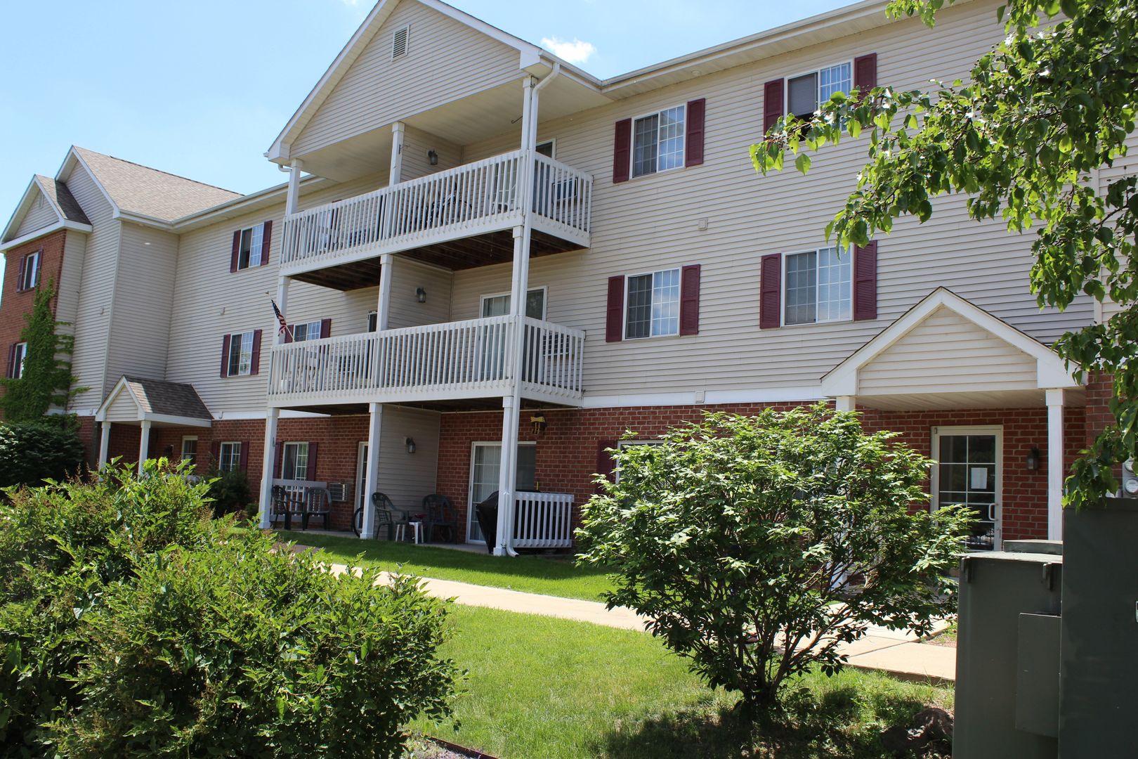 Janesville Apartment: 120 N. River St.