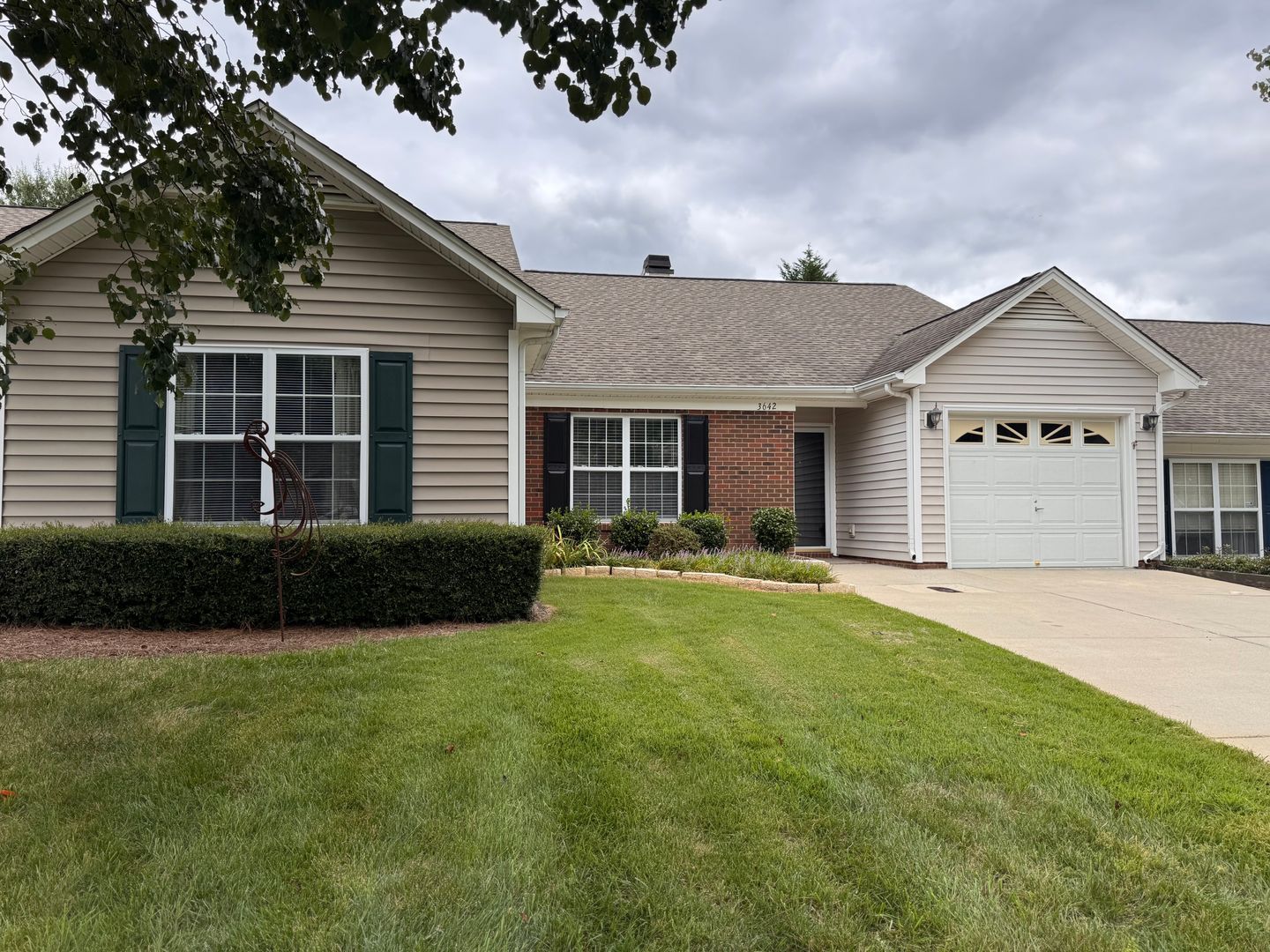 2BR 2BA One Level Townhome with Garage