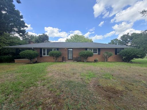 3BR Brick Ranch on Half Acre Lot – photo 1