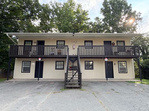 Fully Renovated 2 Bedroom Unit with Covered Patio – photo 1