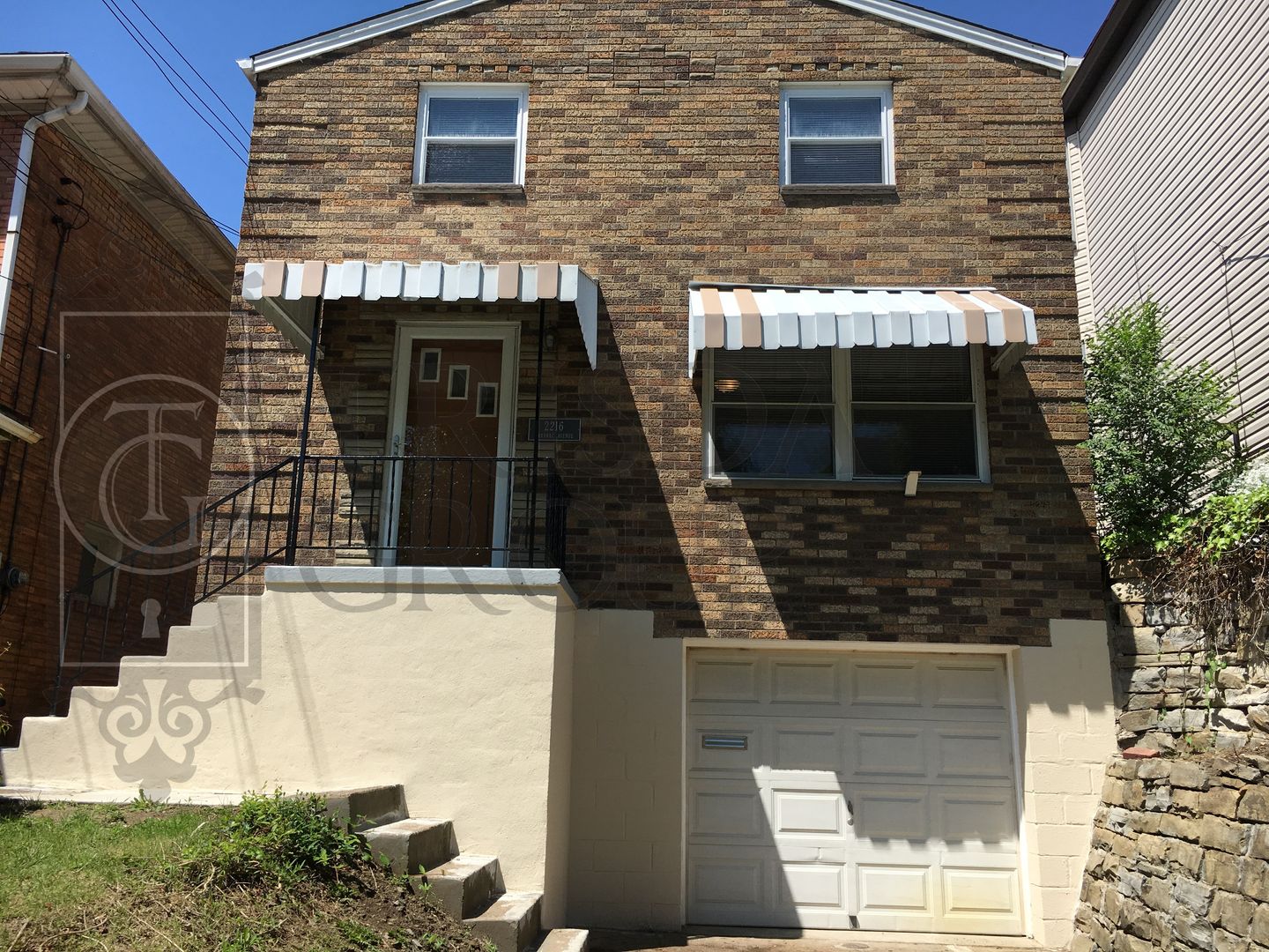 Pittsburgh House: 2216