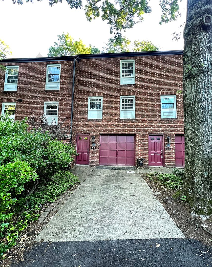 East Pittsburgh Townhome: 213