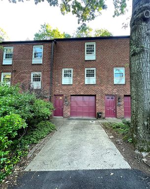 Move In Ready 2BR/1.5 BA Brick Townhome w/ GARAGE, AC, Dog Park, Parking, Deck, Pets Welcome!