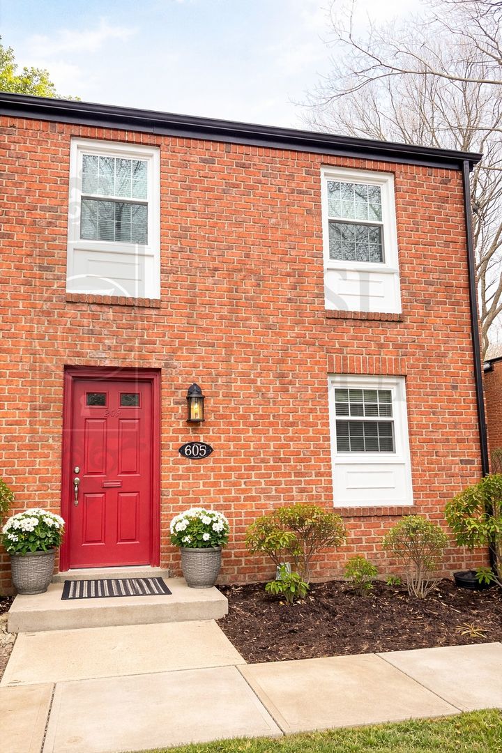 East Pittsburgh Apartment: 209