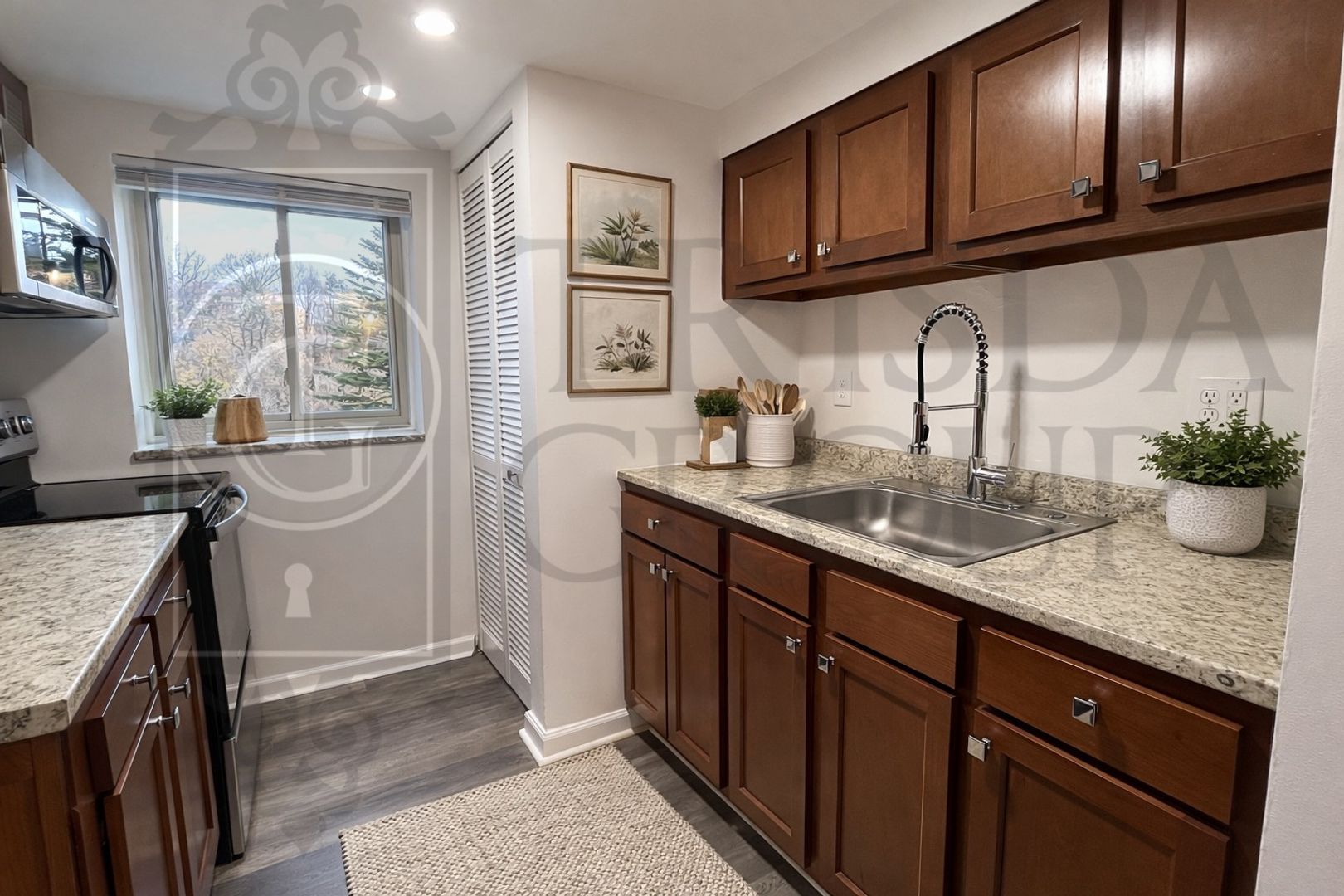 West View Apartment: 336