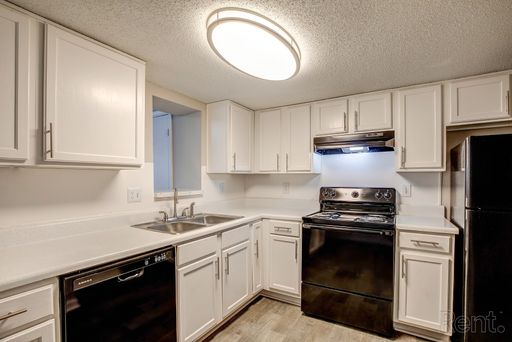 Towne at Lakewood Heights – photo 1