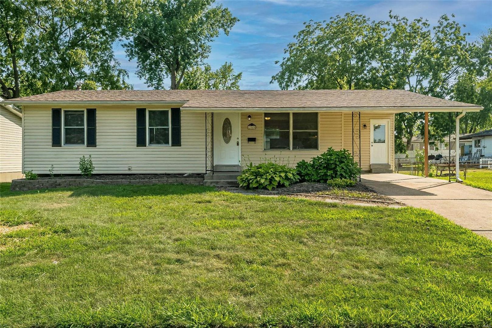 Florissant House: 1060 Kingsbrook Ln.