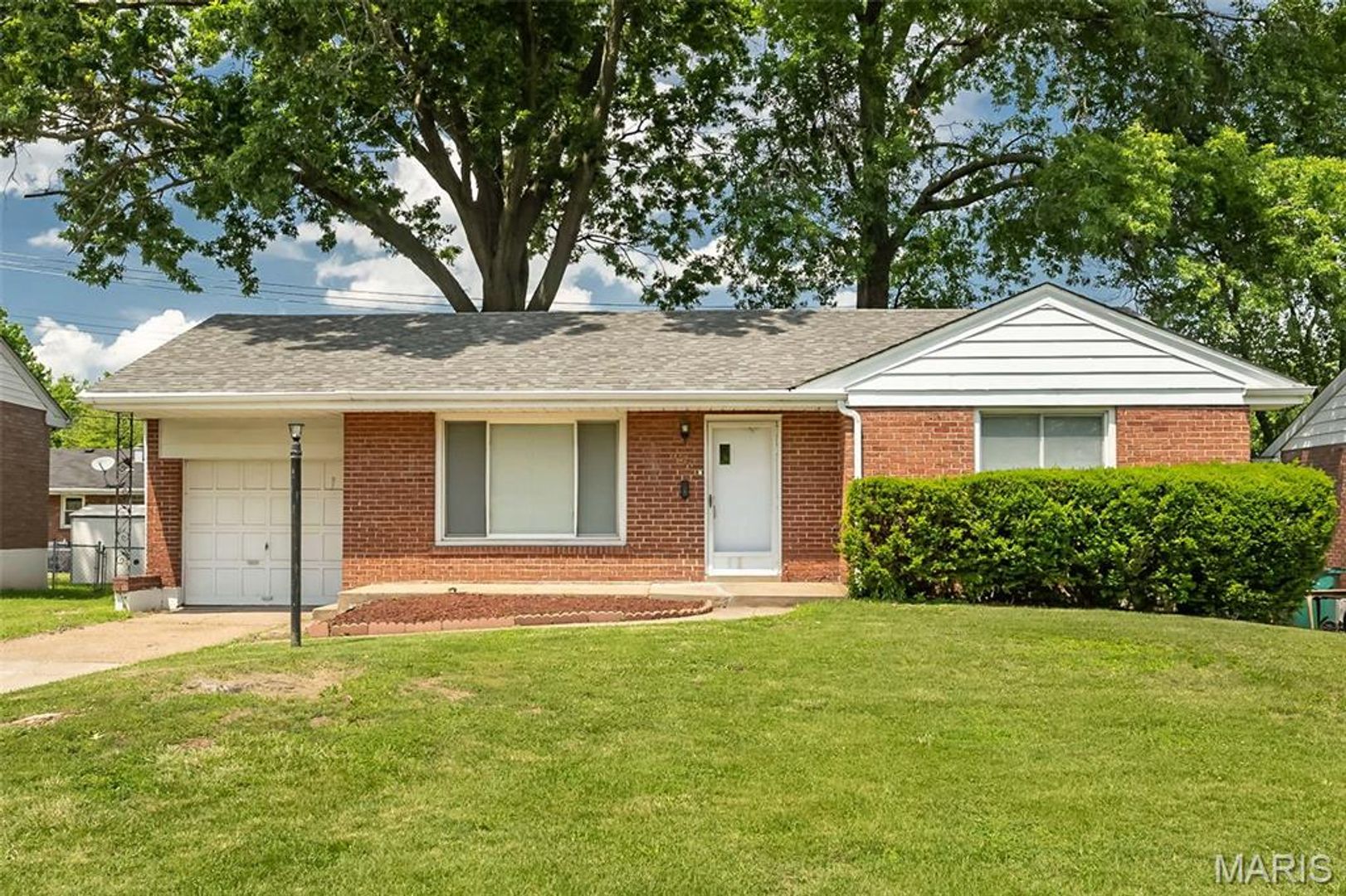 St. Louis House: 1225 Newark