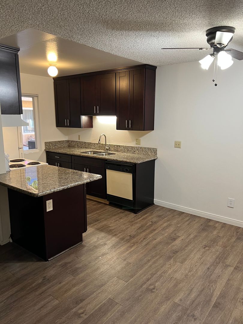 San Diego Apartment: 5055 Saratoga Avenue